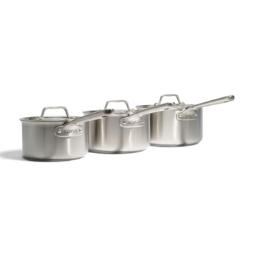 Set de 3 casseroles en inox ATMA avec couvercles, vendu par Du Bruit dans la Cuisine, design robuste et professionnel.